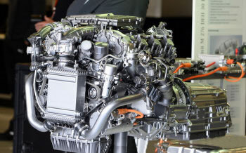 Mercedes V6 PU106A Hybrid power unit