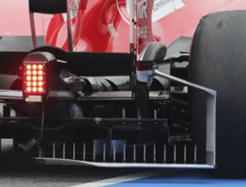 Aero rake on Formula 1 diffuser