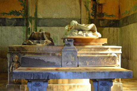 Grobnica obitelji Whitehead, Sarkofazi