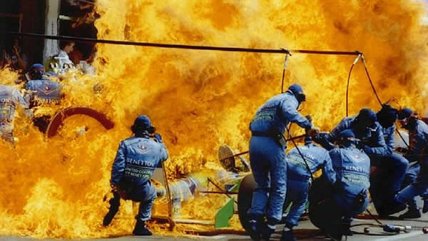 Pit fire at Benetton, German GP, 31.07.1994
